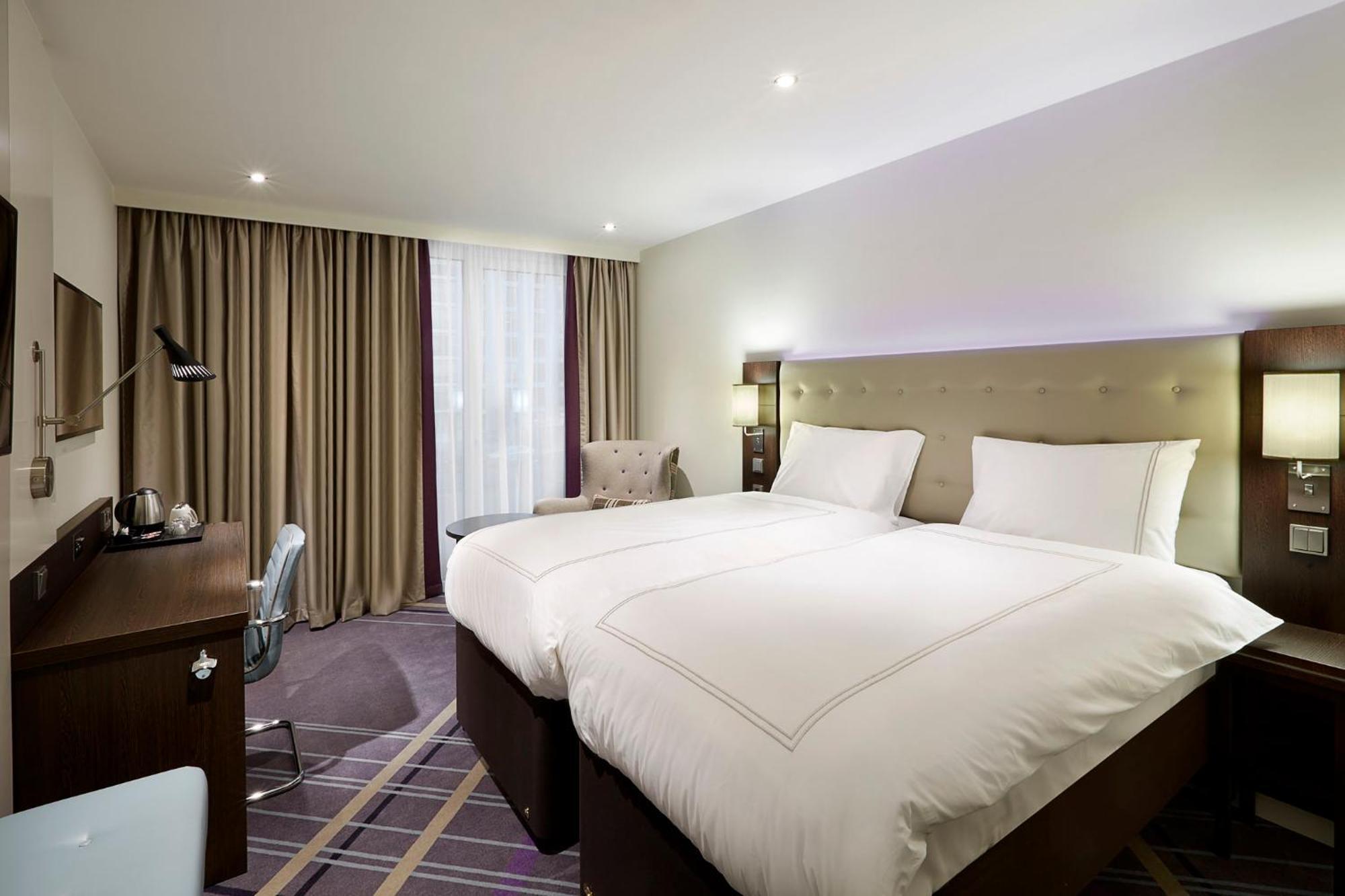 Premier Inn Frankfurt Messe Frankfurt pe Main Exterior foto