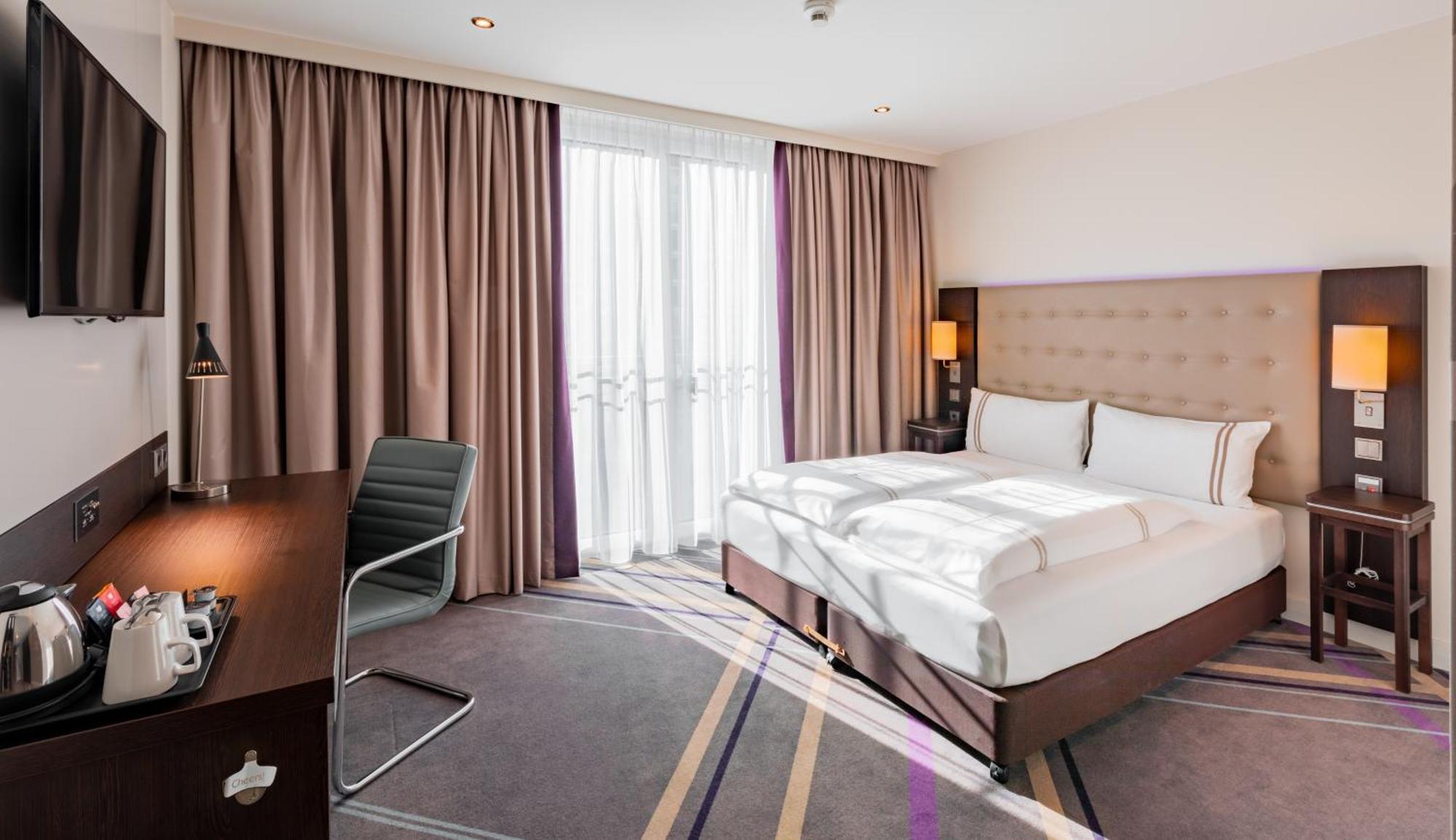 Premier Inn Frankfurt Messe Frankfurt pe Main Exterior foto